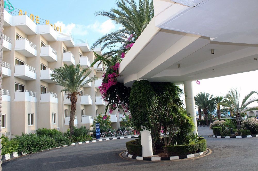 Aloe Hotel Paphos Extérieur photo