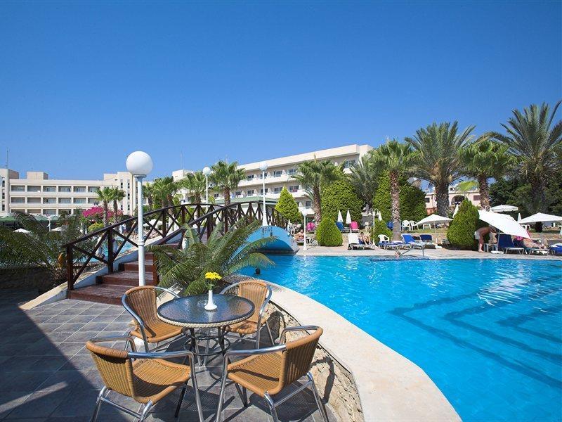Aloe Hotel Paphos Extérieur photo