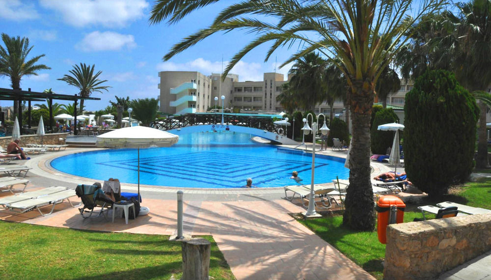 Aloe Hotel Paphos Extérieur photo