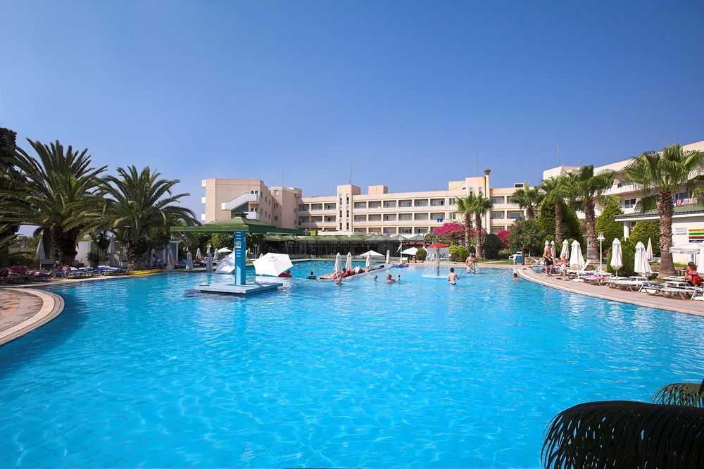 Aloe Hotel Paphos Extérieur photo