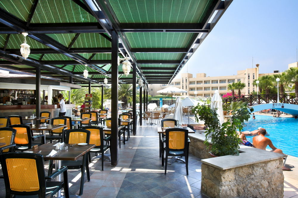 Aloe Hotel Paphos Extérieur photo