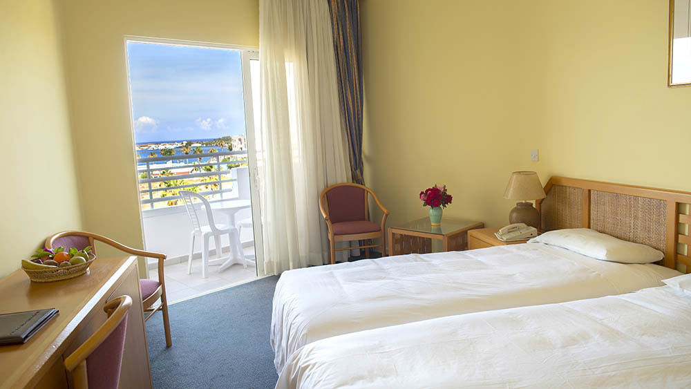 Aloe Hotel Paphos Extérieur photo