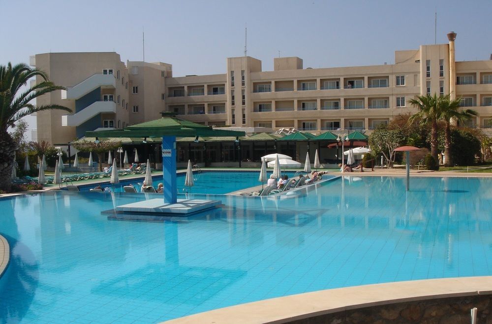 Aloe Hotel Paphos Extérieur photo