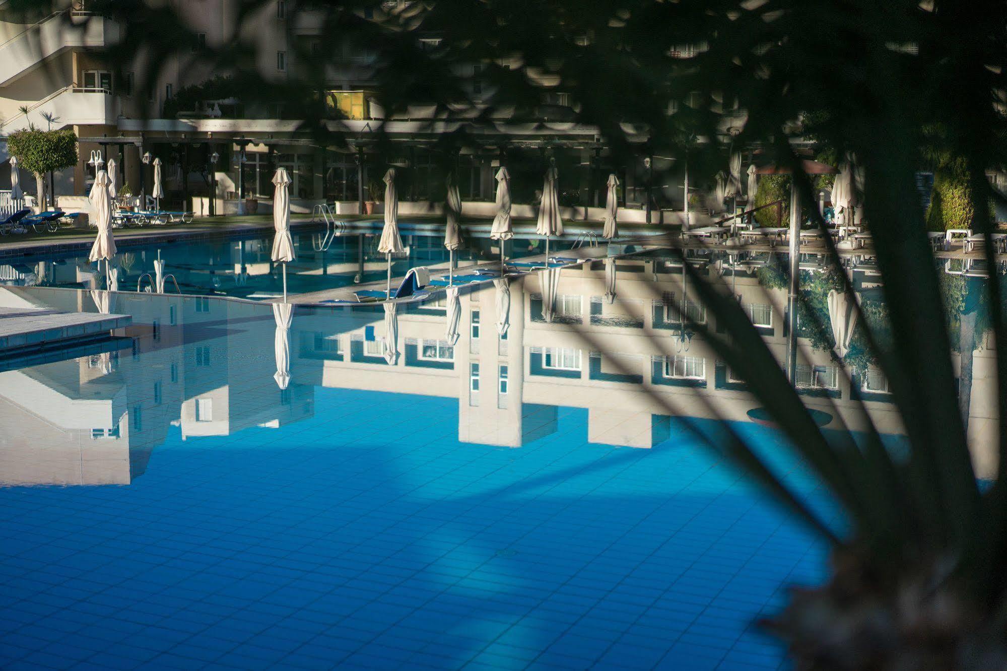 Aloe Hotel Paphos Extérieur photo